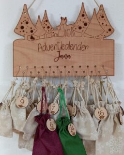 ✨ Mein personalisierter Adventkalender aus Buchenholz ✨
Dieses Jahr wird das Warten auf Weihnachten ganz besonders 🎄
Ich habe wunderschöne Adventkalender aus massivem Buchenholz – nachhaltig, liebevoll gefertigt und auf Wunsch mit deinem Namen 💫
Jeder Kalender ist ein echtes Unikat, das Jahr für Jahr wieder verwendet werden kann ❤️
Aber aufgepasst:
🎁 Es gibt nur wenige Stück!
Wenn du also einen möchtest, melde dich schnell – ich personalisiere sie individuell für dich 🌿
#Adventkalender #NachhaltigSchenken #Buchenholz #PersonalisierteGeschenke #KathisNatürlicheVielfalt #Weihnachten #LimitierteEdition #Holzliebe #Unikat #Weihnachtsfreude