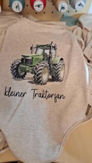 Baby Bodys in Produktion... Danke von Herzen für die zahlreichen Bestellungen... jeder einzelne Body wird mit Liebe und Handwerk gefertigt 
#biobabybodyskaufen #babybodysnähen #babybodykaufen #handmadeimmühlviertel