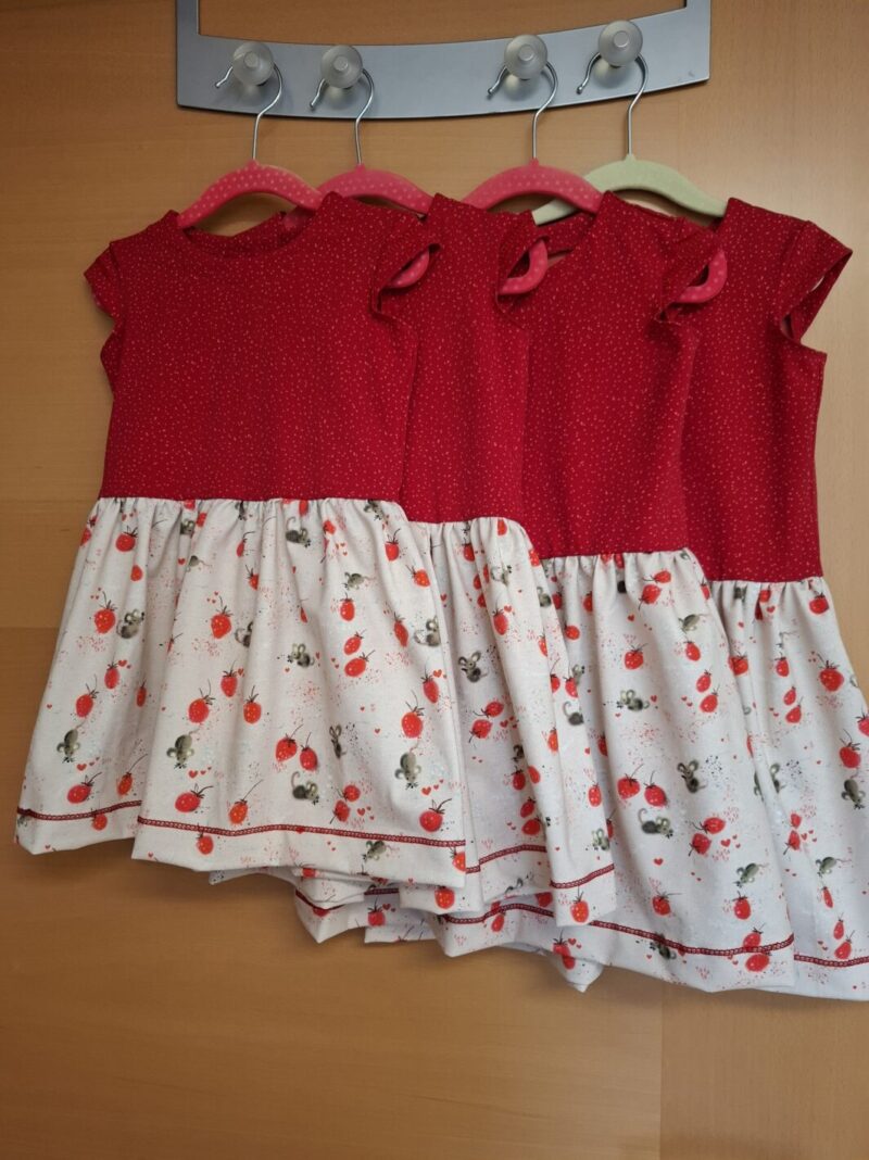 Erdbeermäuschen Kleid – Bild 4