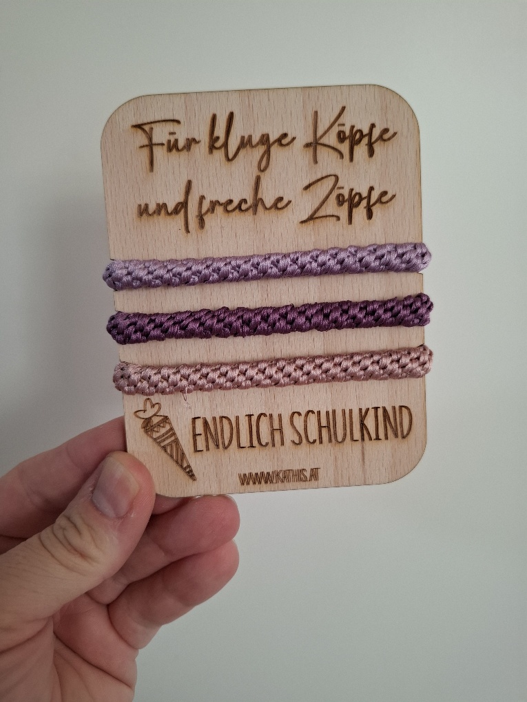 Haar-/Zopfgummi auf Holzkarte mit Spruch – Bild 12
