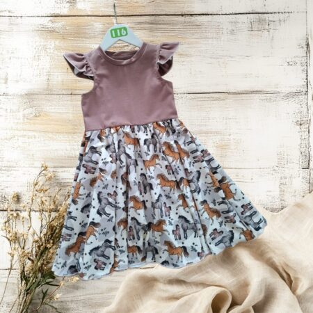 Pferdemädchen Drehkleid